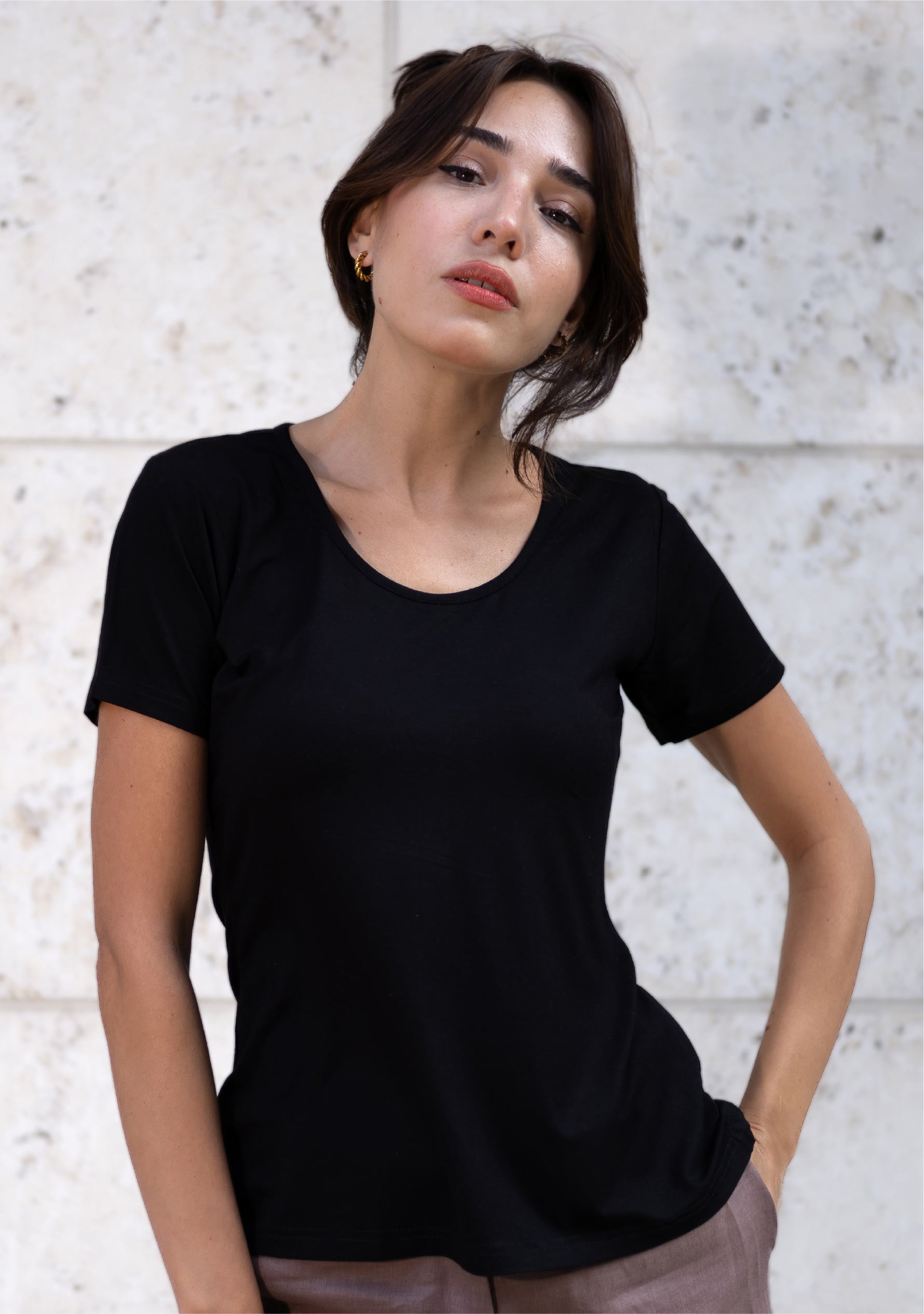 sustainable bamboo t-shirt for women round neck - black @www.marieandseema.com