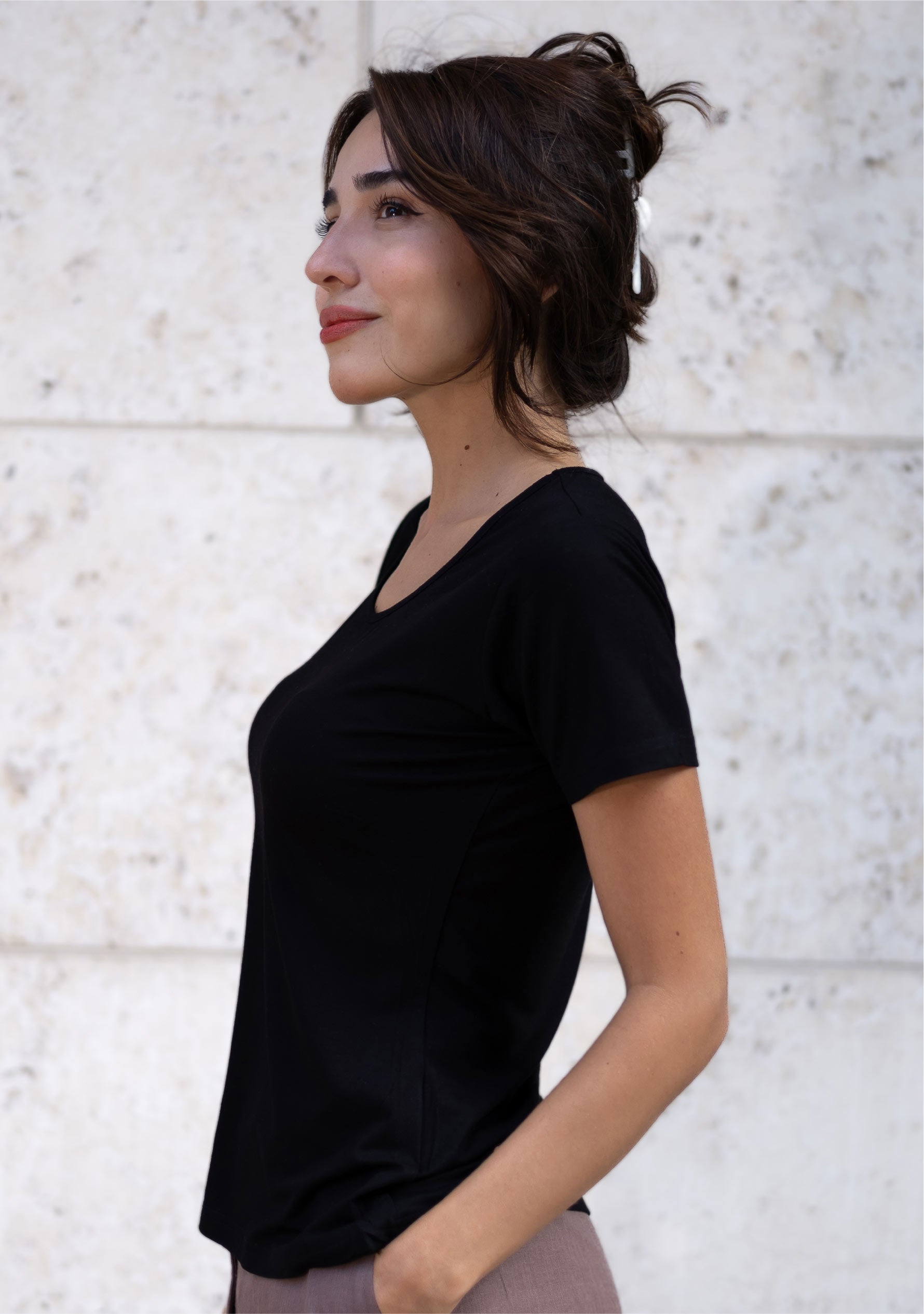 sustainable bamboo t-shirt for women round neck - black @www.marieandseema.com