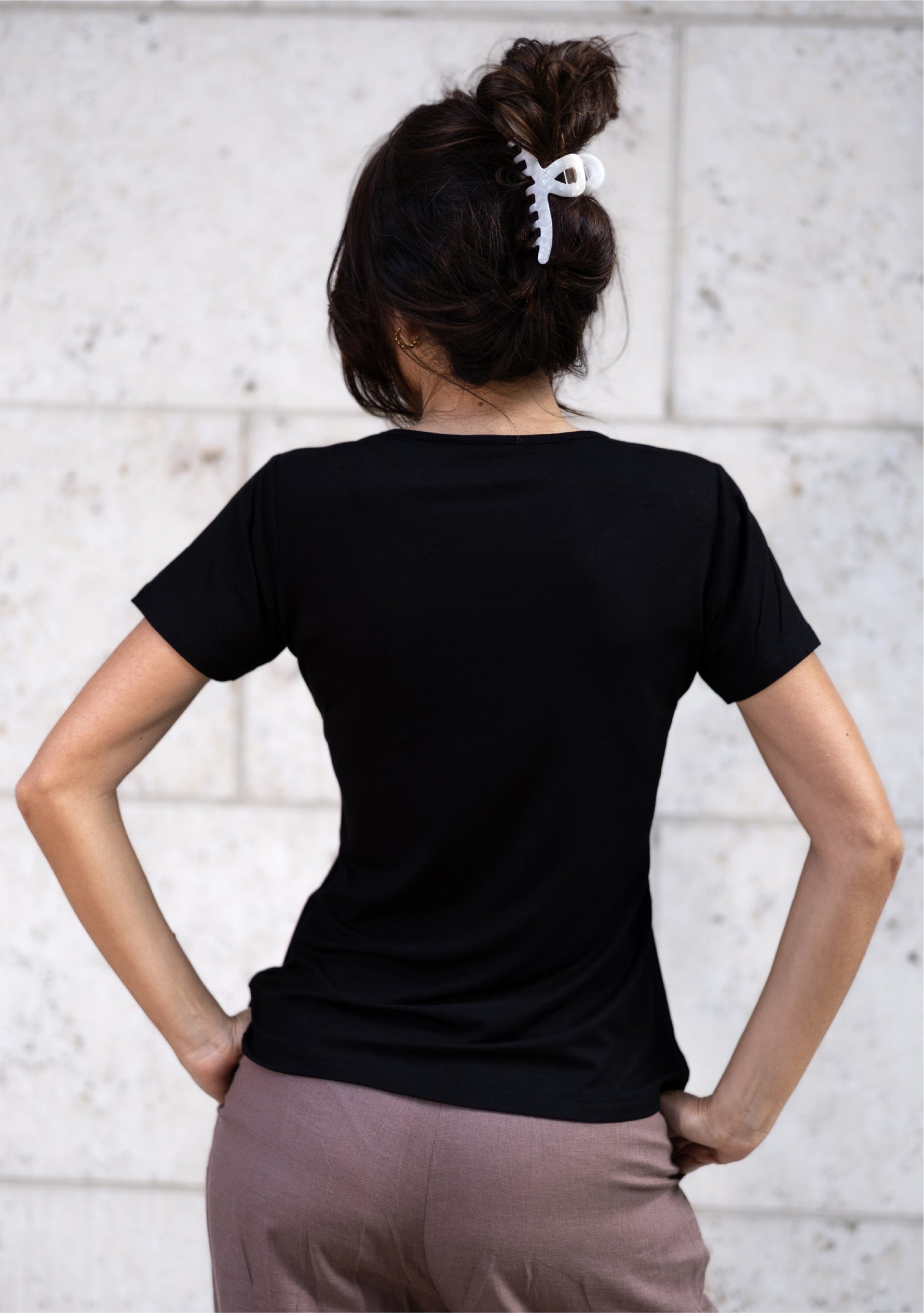 sustainable bamboo t-shirt for women round neck - black @www.marieandseema.com