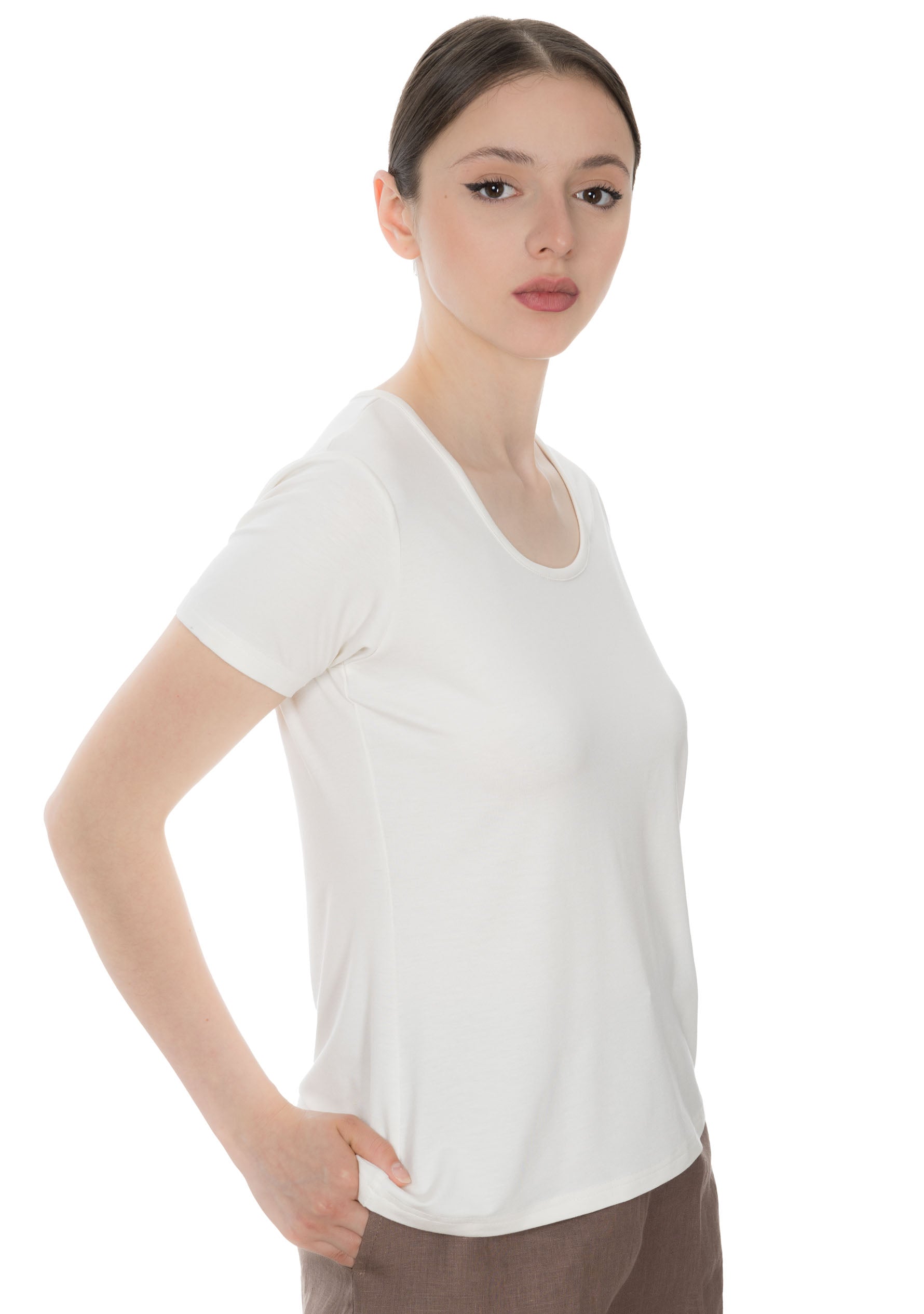 sustainable bamboo t-shirt for women round neck - white @www.marieandseema.com